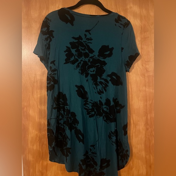 Apt 9 Essential Tshirt - Picture 2 of 3